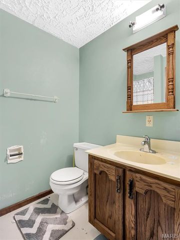 44 Oxford Drive, Washington, MO 63090