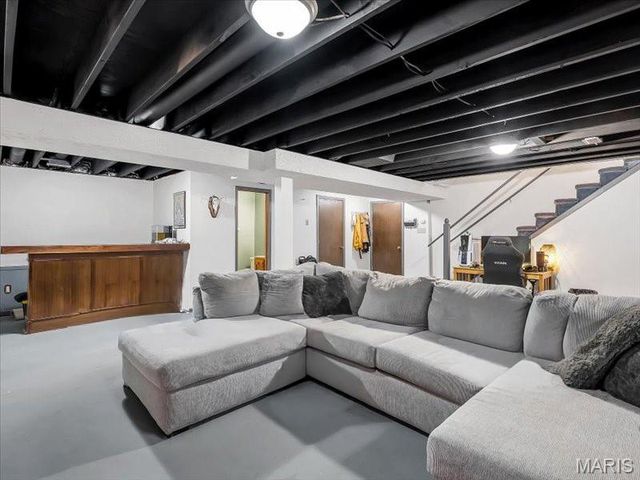 44 Oxford Drive, Washington, MO 63090