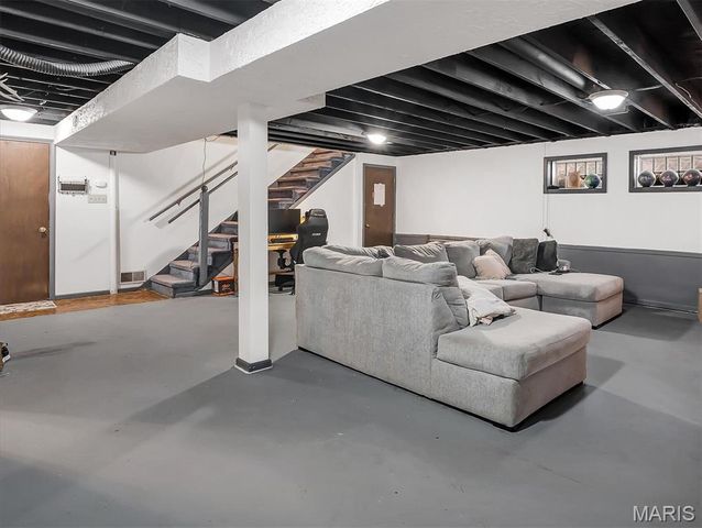 44 Oxford Drive, Washington, MO 63090