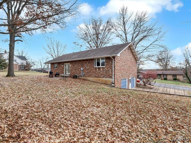 44 Oxford Drive, Washington, MO 63090