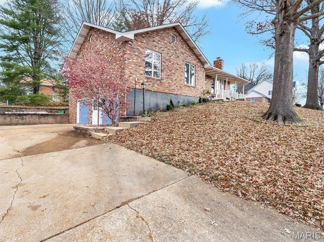 44 Oxford Drive, Washington, MO 63090