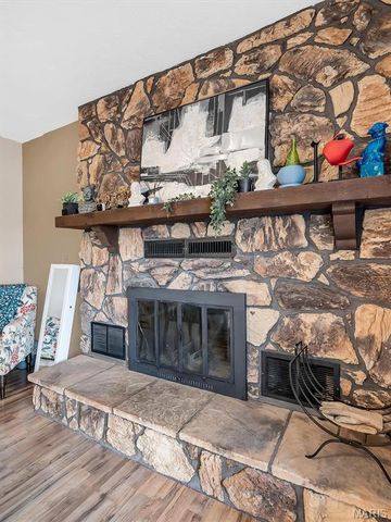 44 Oxford Drive, Washington, MO 63090