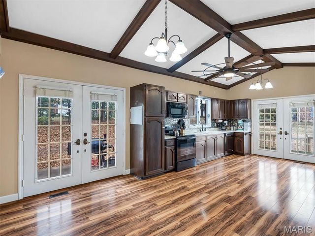 44 Oxford Drive, Washington, MO 63090