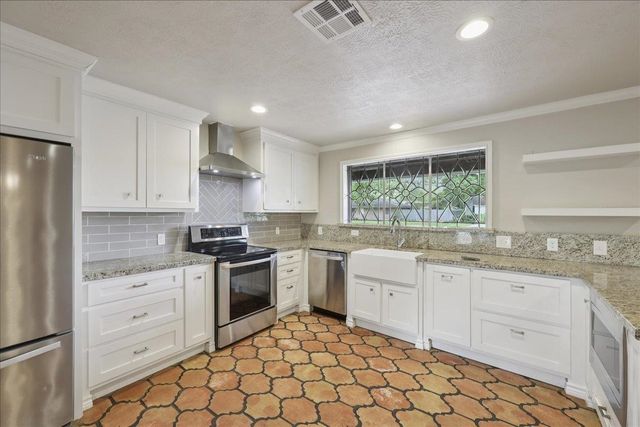 775 Belvedere Dr, Beaumont, TX 77706