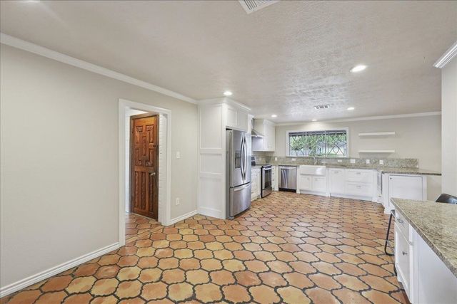 775 Belvedere Dr, Beaumont, TX 77706