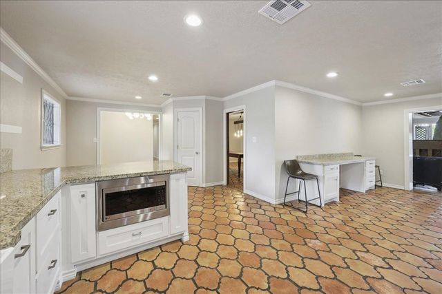 775 Belvedere Dr, Beaumont, TX 77706