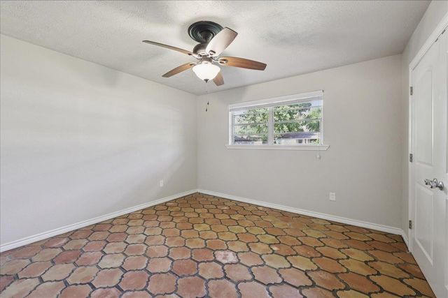 775 Belvedere Dr, Beaumont, TX 77706