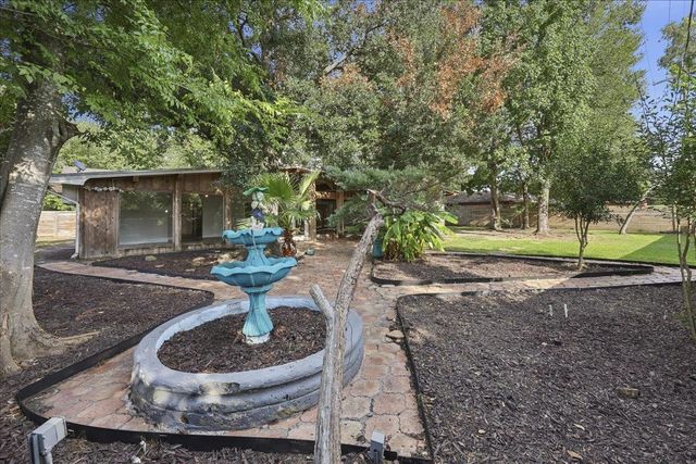 775 Belvedere Dr, Beaumont, TX 77706