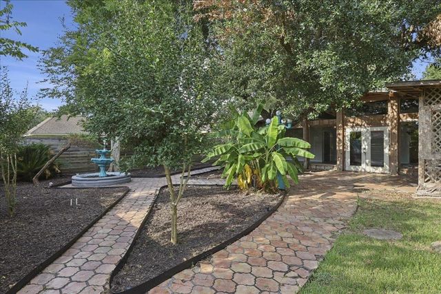 775 Belvedere Dr, Beaumont, TX 77706