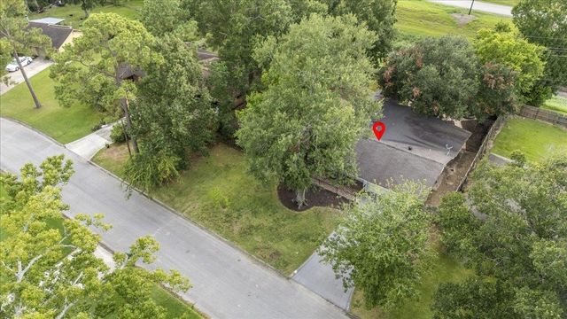 775 Belvedere Dr, Beaumont, TX 77706