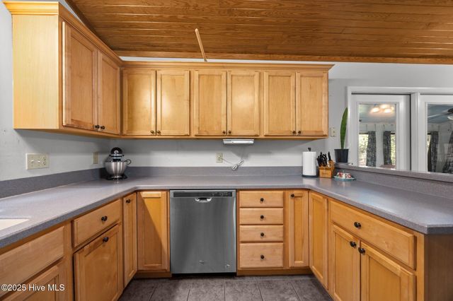 2554 Doc Loftin Road, Ayden, NC 28513