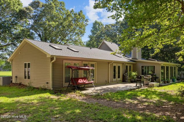 2554 Doc Loftin Road, Ayden, NC 28513