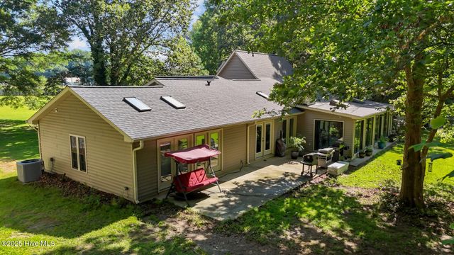 2554 Doc Loftin Road, Ayden, NC 28513