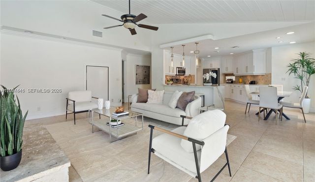 2900 NW 25th Way, Boca Raton, FL 33434