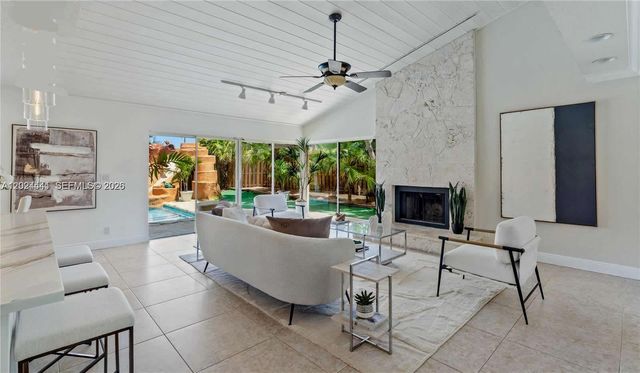 2900 NW 25th Way, Boca Raton, FL 33434