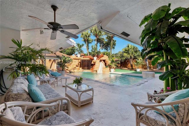2900 NW 25th Way, Boca Raton, FL 33434
