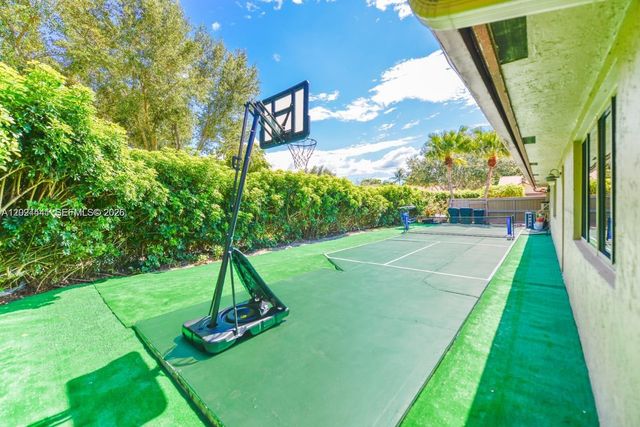 2900 NW 25th Way, Boca Raton, FL 33434