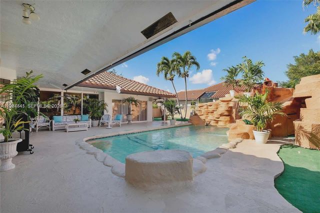 2900 NW 25th Way, Boca Raton, FL 33434