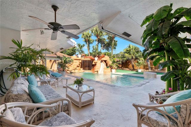 2900 NW 25th Way, Boca Raton, FL 33434