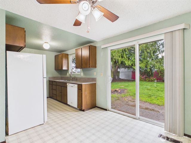 8911 14th Place SE, Lake Stevens, WA 98258