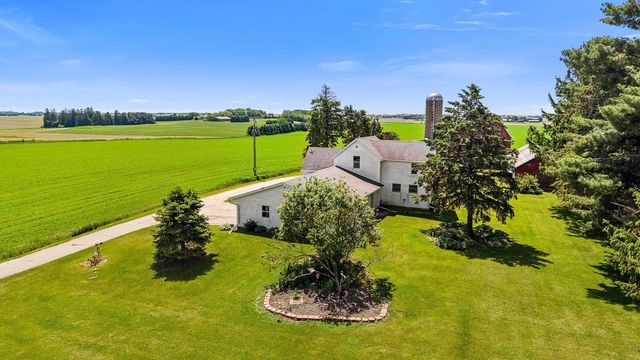 W6231 County Road K, Arlington, WI 53911