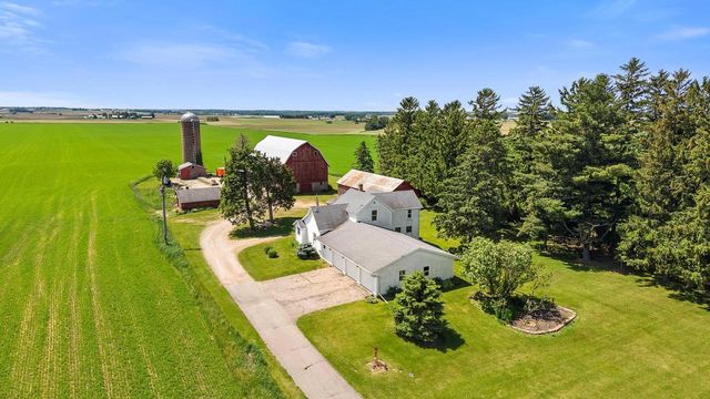 W6231 County Road K, Arlington, WI 53911