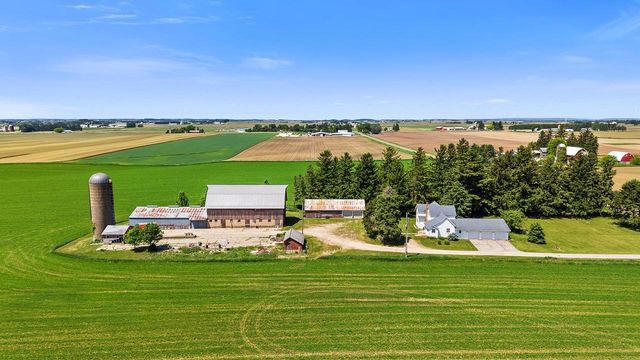 W6231 County Road K, Arlington, WI 53911
