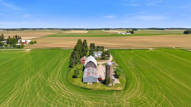 W6231 County Road K, Arlington, WI 53911