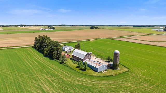 W6231 County Road K, Arlington, WI 53911