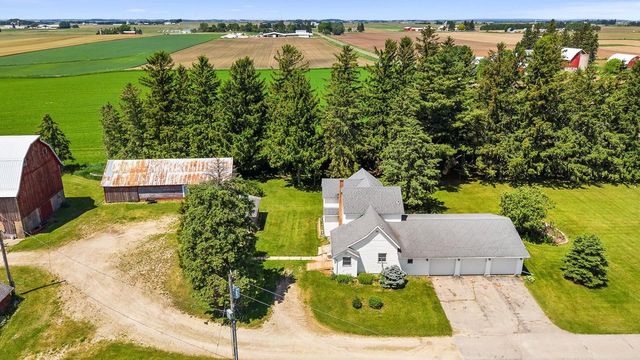 W6231 County Road K, Arlington, WI 53911
