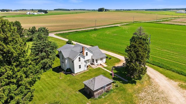 W6231 County Road K, Arlington, WI 53911