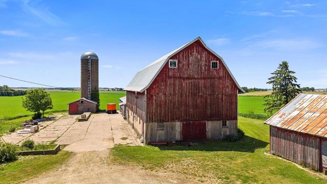 W6231 County Road K, Arlington, WI 53911