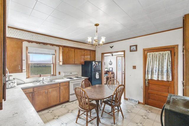 W6231 County Road K, Arlington, WI 53911