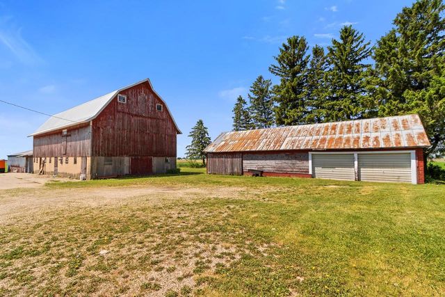 W6231 County Road K, Arlington, WI 53911