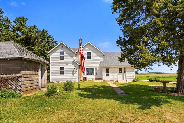 W6231 County Road K, Arlington, WI 53911