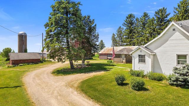 W6231 County Road K, Arlington, WI 53911