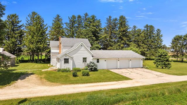 W6231 County Road K, Arlington, WI 53911