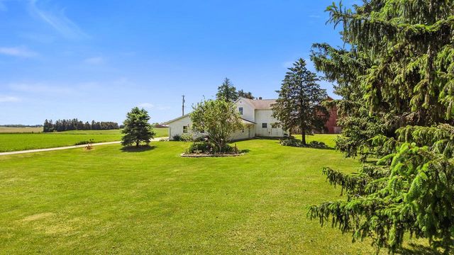 W6231 County Road K, Arlington, WI 53911