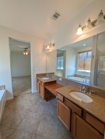 645 E Sierra Avenue, Reedley, CA 93654