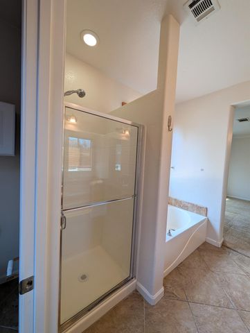 645 E Sierra Avenue, Reedley, CA 93654