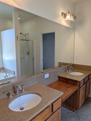 645 E Sierra Avenue, Reedley, CA 93654