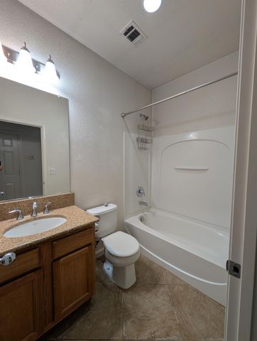645 E Sierra Avenue, Reedley, CA 93654