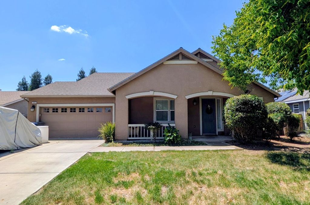 645 E Sierra Avenue, Reedley, CA 93654
