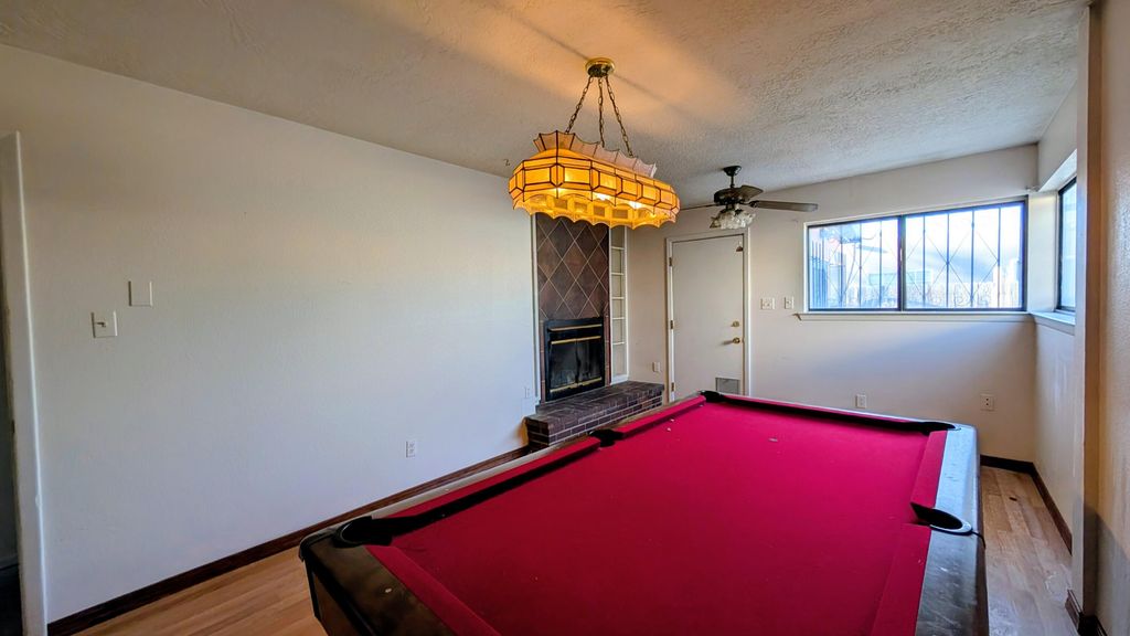 Image 12 of property listing at 6049 Namath Avenue NW, Albuquerque, NM 87120