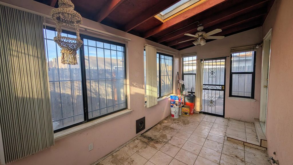 Image 13 of property listing at 6049 Namath Avenue NW, Albuquerque, NM 87120