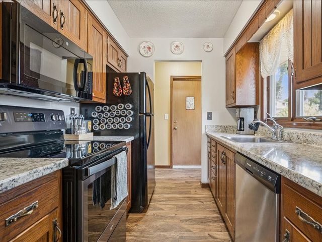 1724 Pikes Peak Court NE, Cedar Rapids, IA 52402