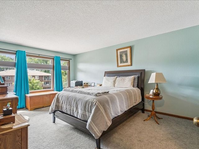 1724 Pikes Peak Court NE, Cedar Rapids, IA 52402