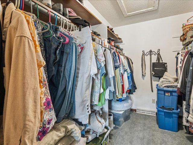 1724 Pikes Peak Court NE, Cedar Rapids, IA 52402