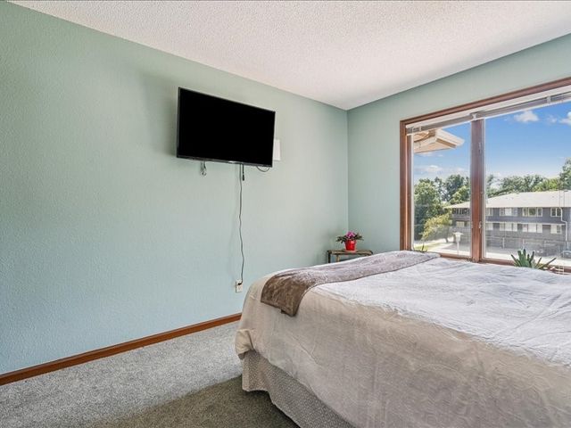 1724 Pikes Peak Court NE, Cedar Rapids, IA 52402