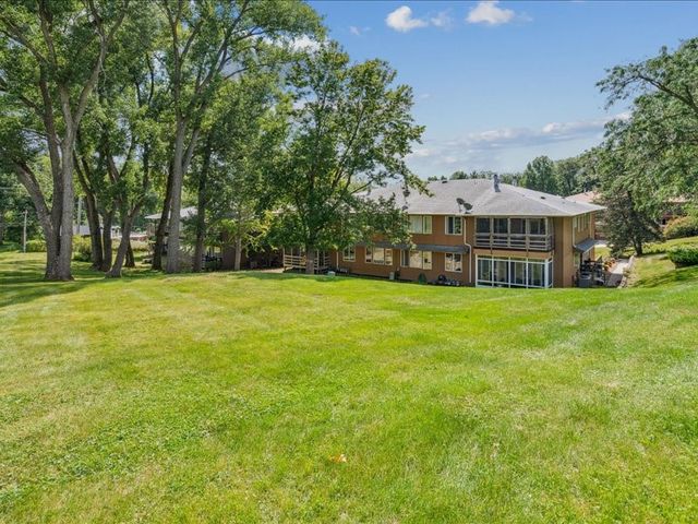 1724 Pikes Peak Court NE, Cedar Rapids, IA 52402